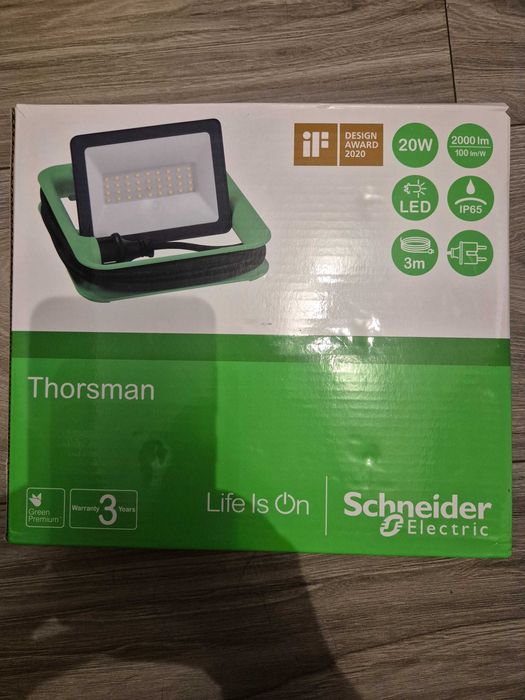 Lampa warsztatowa z przewodem 3mb firmy Schneider