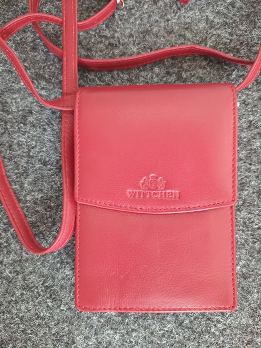 damska ciemnoczerwona mini torebka skórzana na telefon  marki WITTCHEN