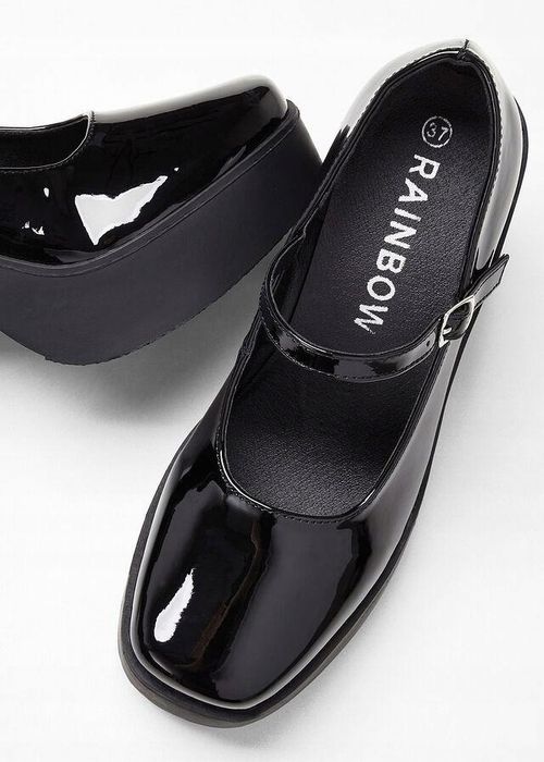 B.P.C czółenka na platformie czarne lakierowane z paseczkiem 41.