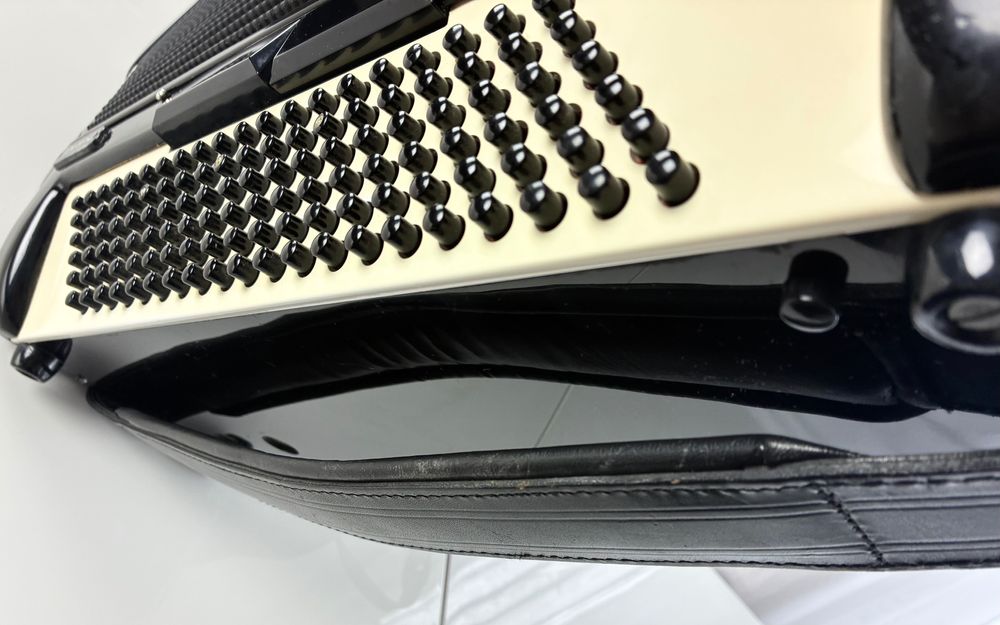 Akordeon włoski Bugari Armando 120/4/5 Musette - stan idealny!