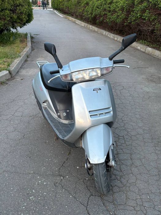 Продам мопед Honda lead at-20