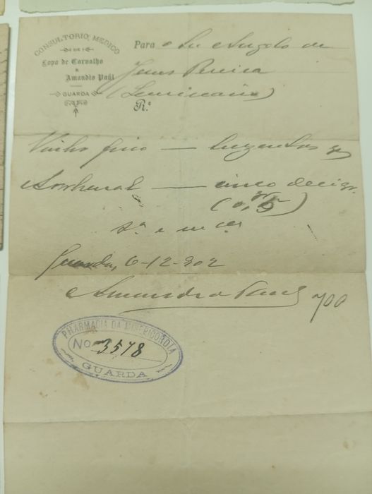 Documentos e recortes antigos