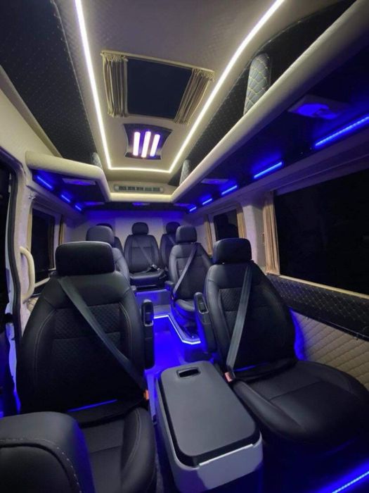 Продам хороший бус Ford Transit