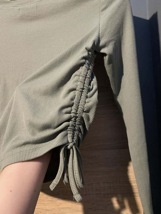 Zielony crop top na dlugi rękaw