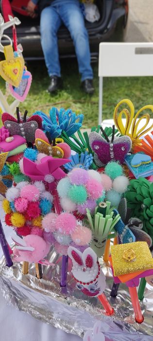 Lápis com ponteiras artesanais variadas