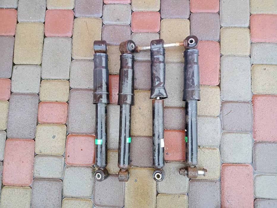 Пружини задня Vivaro,Trafic.Задня балка,фаркоп.