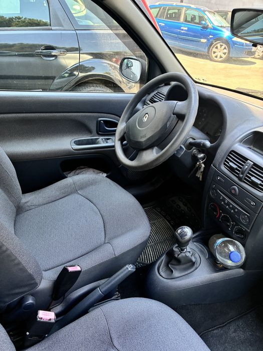 Carro Renault comcial