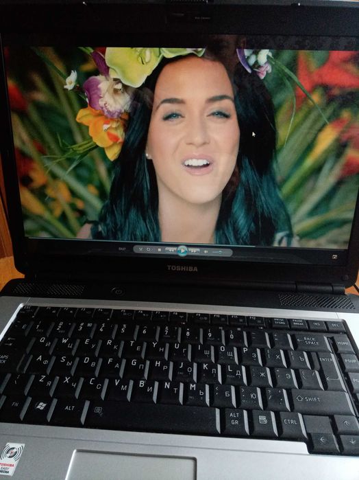 надежный ноутбук Toshiba в хорошем состоянии для учебы, работы и т. д.