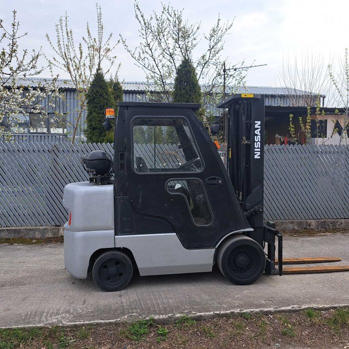 Wózek widłowy Nissan 3,6T  Triplex 4 sekcje