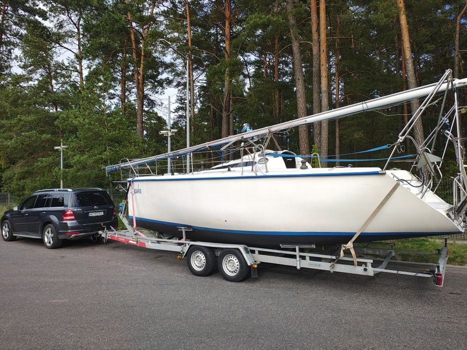 Transport naprawa i podnoszenie jachtów łódek