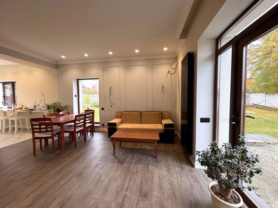 Продам современный  дом 215 м², Павленки, Ньютона, 8,5 соток( код 5704)