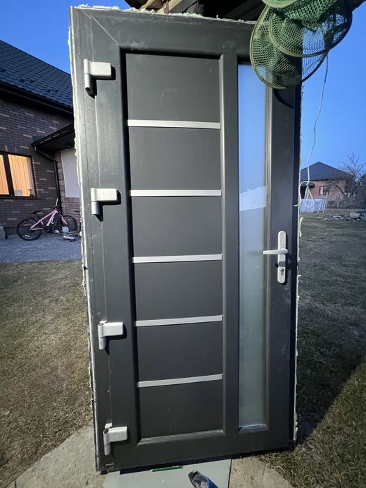 Вхідні металопластикові двері