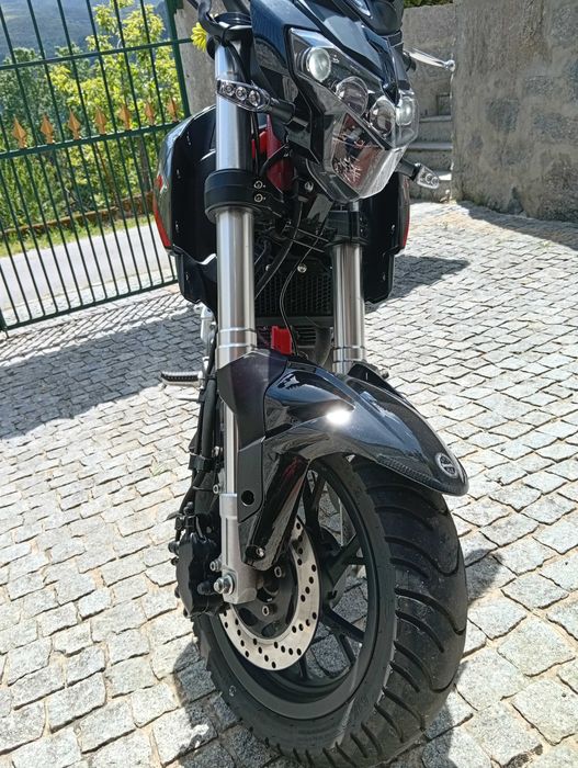 Benelli TNT 125, como nova