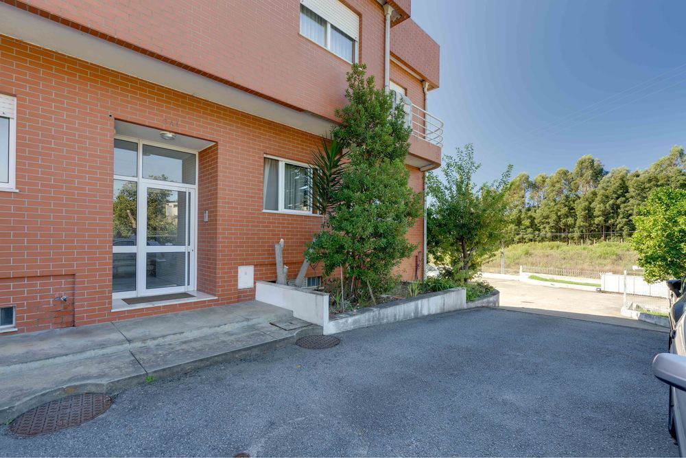 Apartamento T3 em Grijo - Vila Nova de Gaia - Condominio fechado - Box c/ Arrumos privado e lugar de Estacionamento