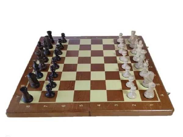 Wooden Chess Set with Folding Board – Staunton 5