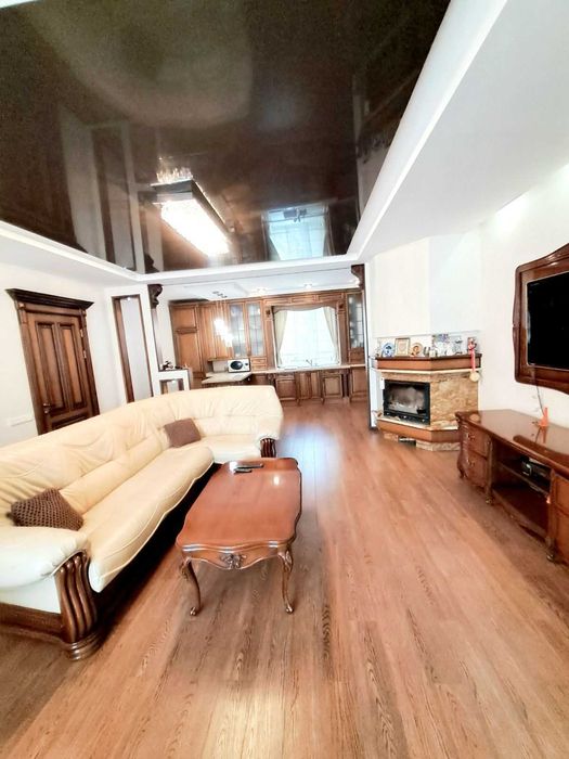 Продам неймовірний маєток наповнений домашнім теплом. Р-н Міськсаду.