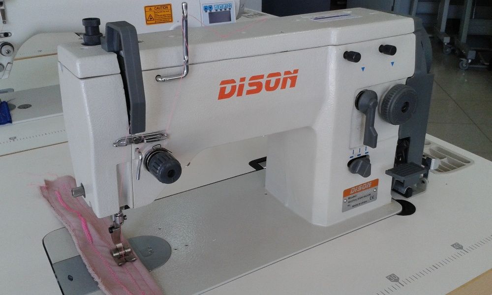 Maquina costura ziguezague 20U NOVA