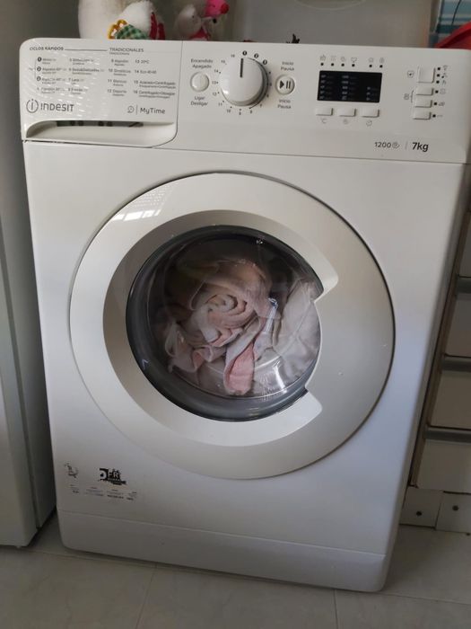Máquina Lavar Roupa Indesit 7kg