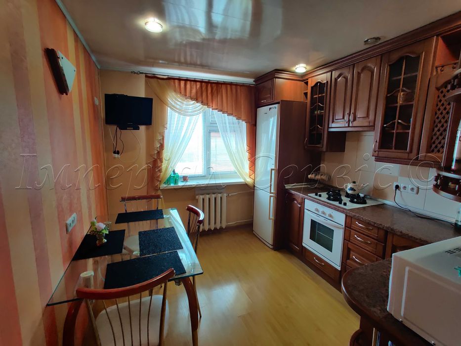 Сдам 2 комнатную с ремонтом на песках