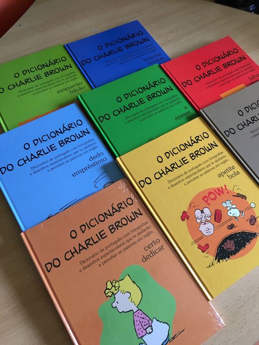 Colecao de Dicionários ilustrados charlie brown novos