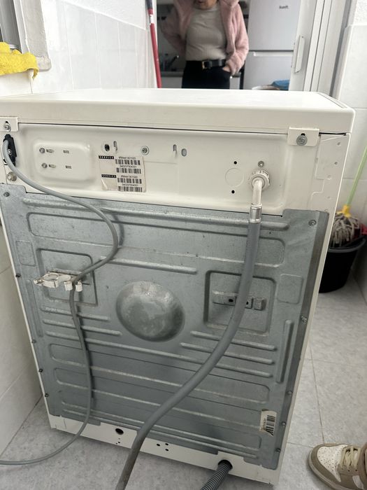 Maquina de lavar roupa. Funciona a 100% Venda Urgente