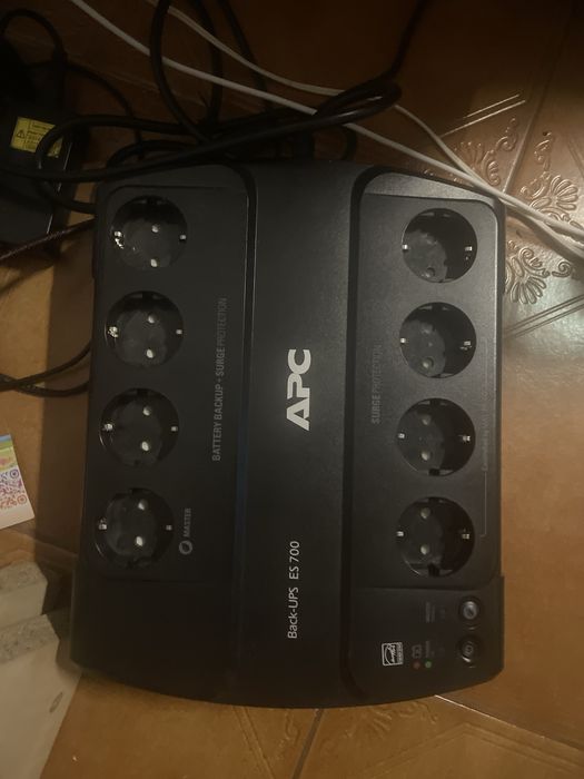 Back-UPS ES 700