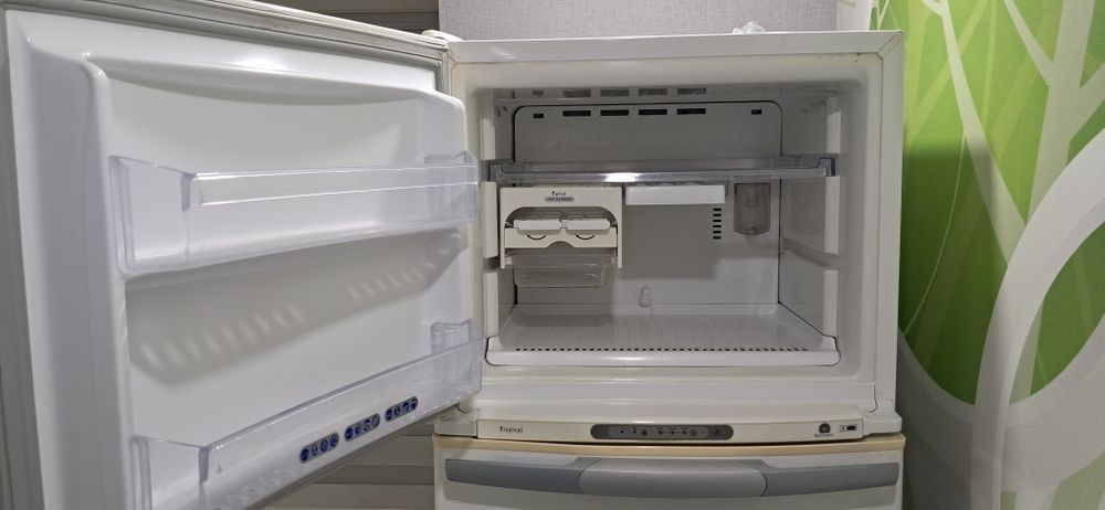 Холодильник Whirlpool ARC4020