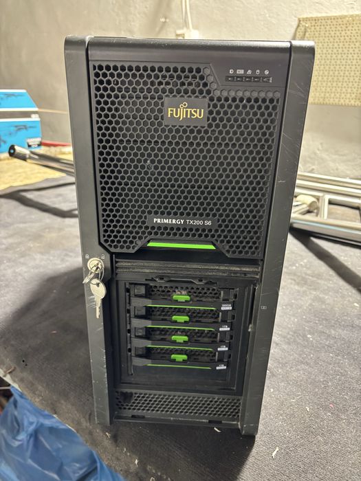 Serwer Fujitsu Primergy TX200 S6