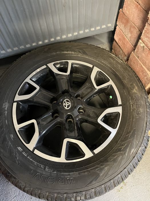 Felgi komplet kół Toyota Hilux Gr 2023