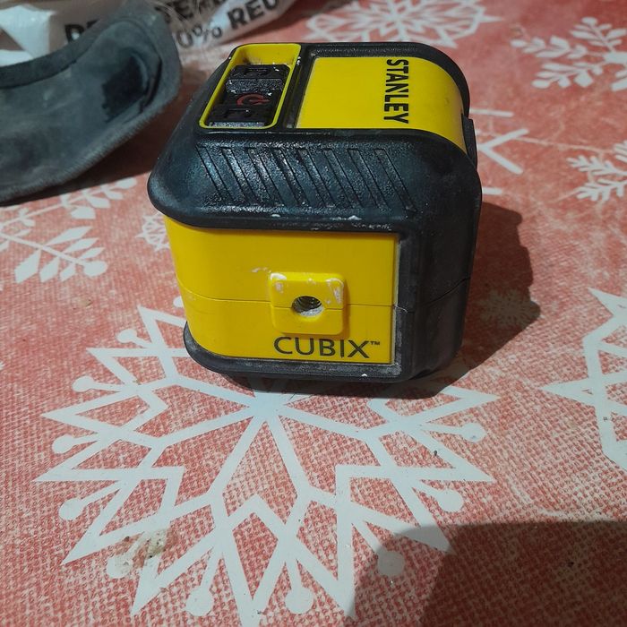Laser stanley  cubix