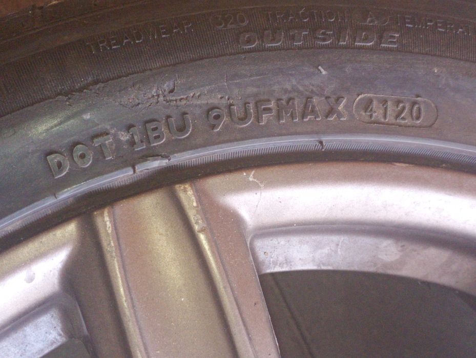 Sprzedam opony do samochodu  Subaru impreza sprzedam całość