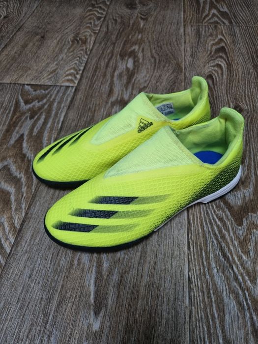 Футбольне взуття оригінальні сороконіжки Adidas Nike вибір