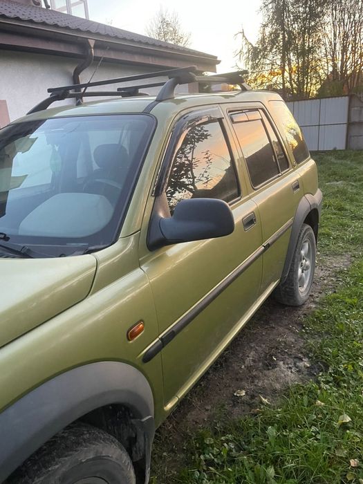 Прадам автомобіль Land Rover