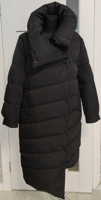 Жіночий пуховик, модель "Антисиметрія"