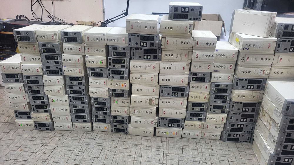 APC Back-UPS RS 800VA 540W - источник бесперебойного питания