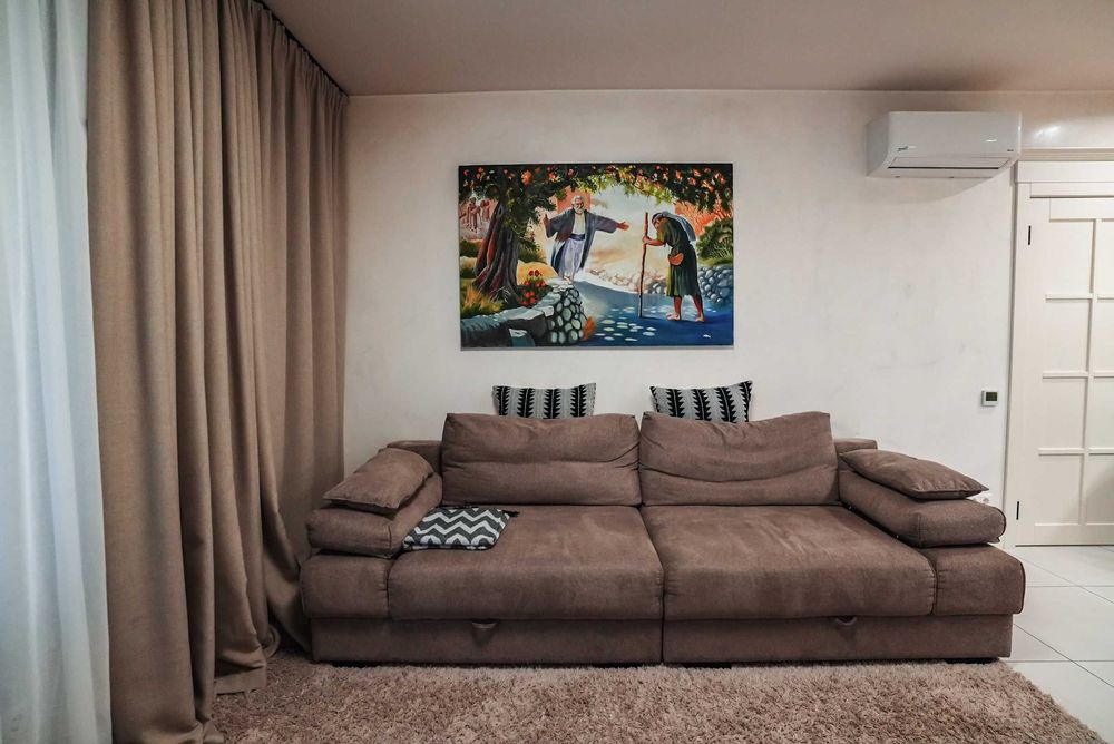 Оренда будинку біля лісу з ванною у спальні, каміном і мангалом.