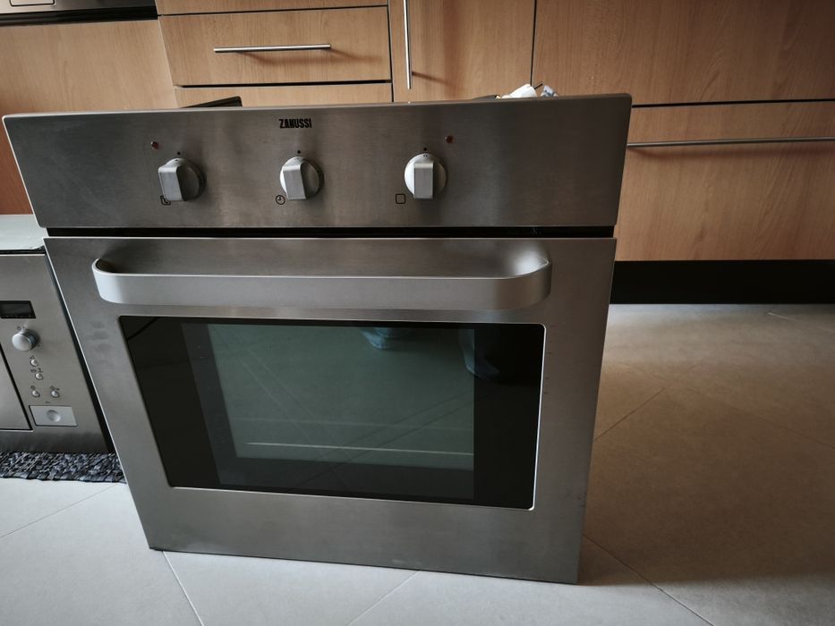 Forno e microondas de encastrar !!! Também vendo em separado