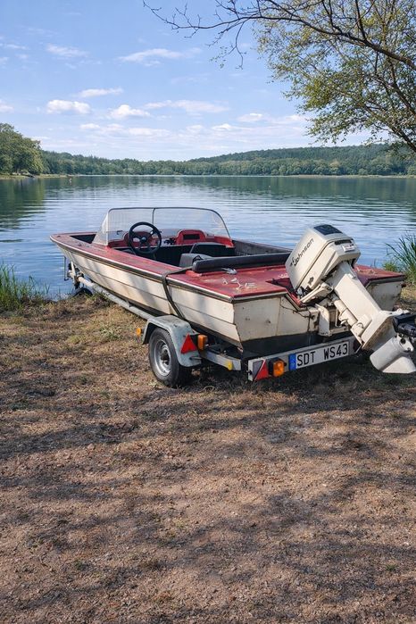Motorówka z możliwością zamiany.