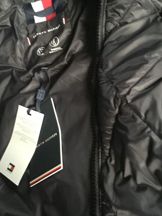 Blusão Tommy Hilfiger novo