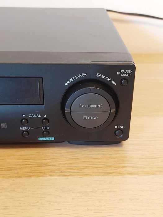 Sharp - VC-MH685 Cassette Player and Recorder64585625639938124