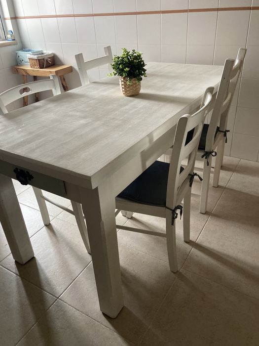 Mesa de madeira rústica