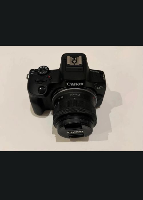 Câmera canon EOS R100