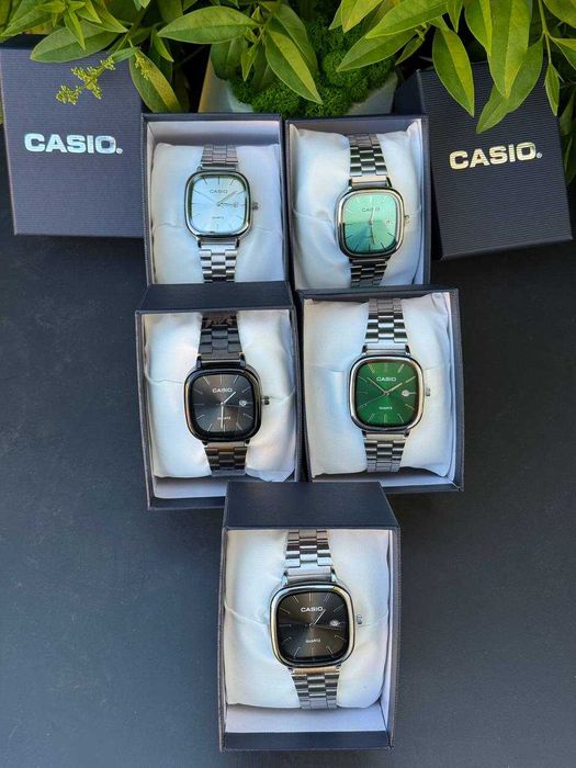Годинник Casio , квадратний циферблат