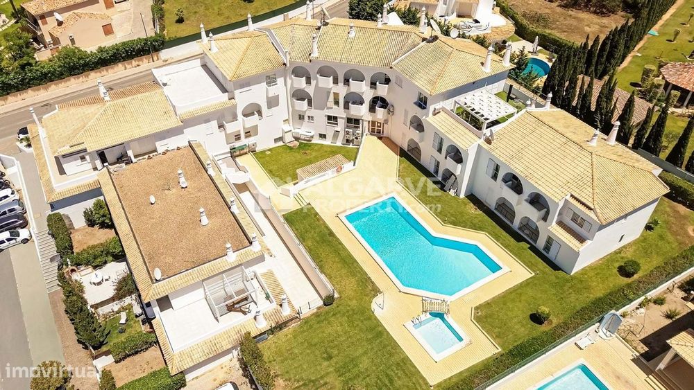 Bonito apartamento T1+1 perto da Praia da Galé e Golfe Salgados