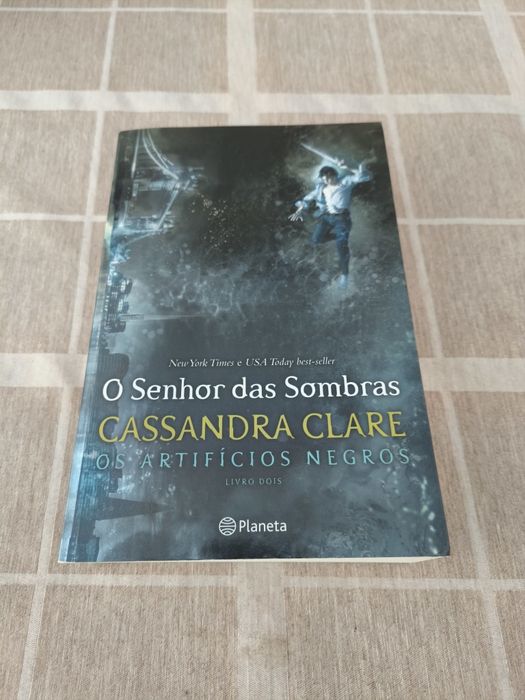 Book "The Lord of Shadows" by Cassandra Clare