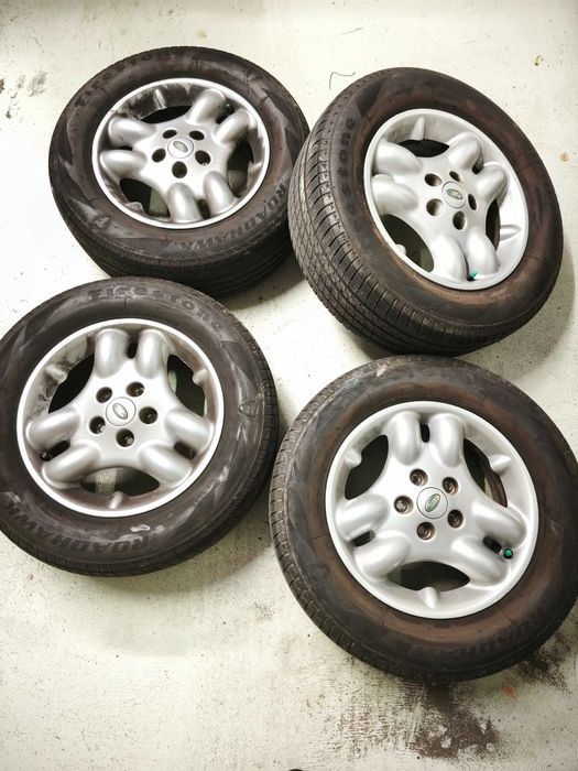Vendo 4 jantes originais Land Rover 16” com pneus Firestone Roadhawk 215/68 R16 98H