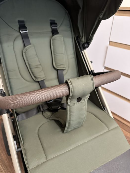 Прогулянкова коляска  Carrello Bravo M/lite 2025