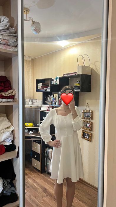 Продам гарну білу сукню