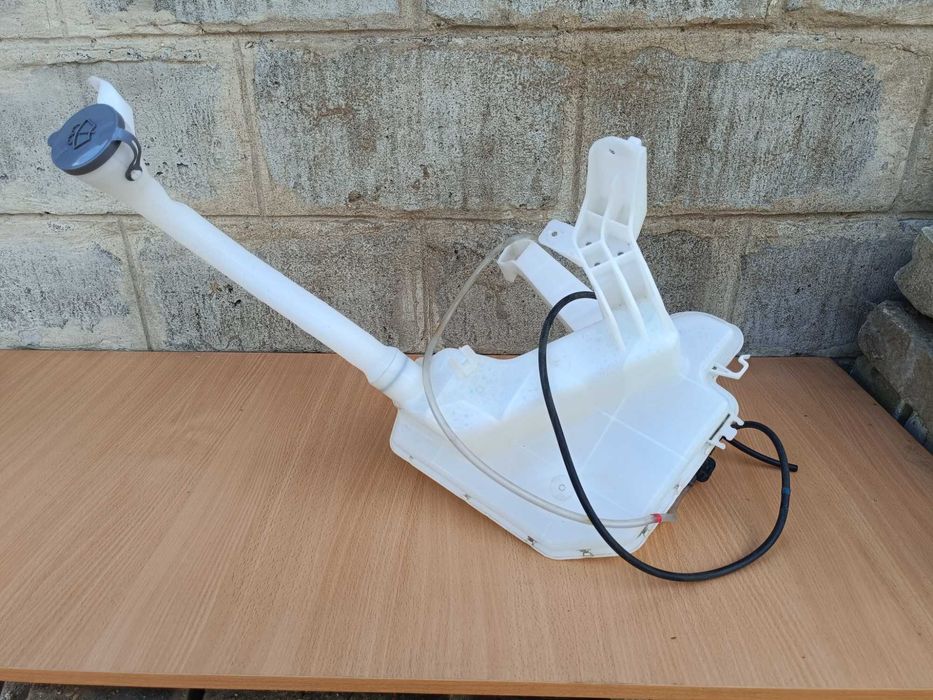 Бачок омывателя омивача Nissan Leaf II ZE1 Ниссан Лиф Нісан Ліф