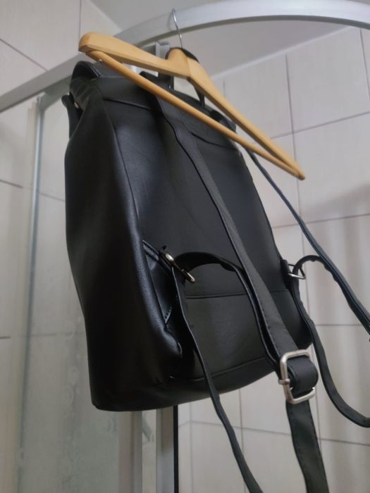 plecak plecaczek męski meatfly sportowy na laptopa elegancki. zapinany